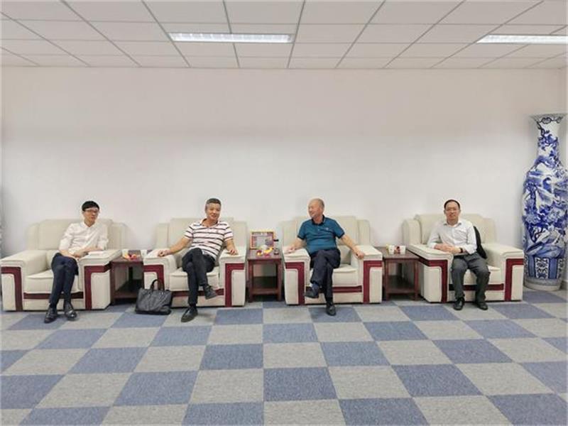 清华研究院陆院长一行 来万象城在线共商产业规划