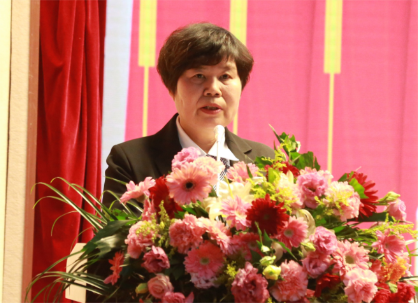 万象城在线第一届党委班子选举大会---徐州市树恩中学总校长薛淑萍同志致开幕辞